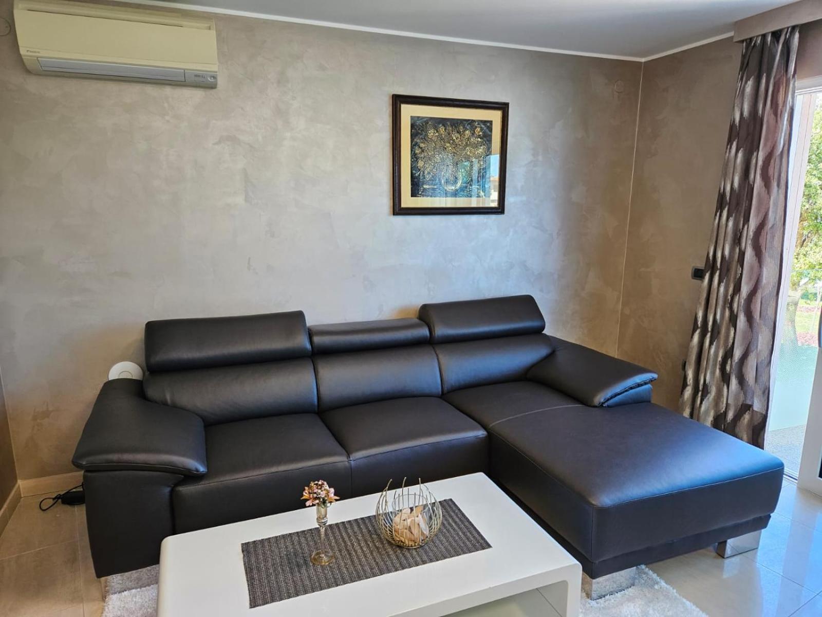 Apartments Riva-Interauto Umag Eksteriør billede