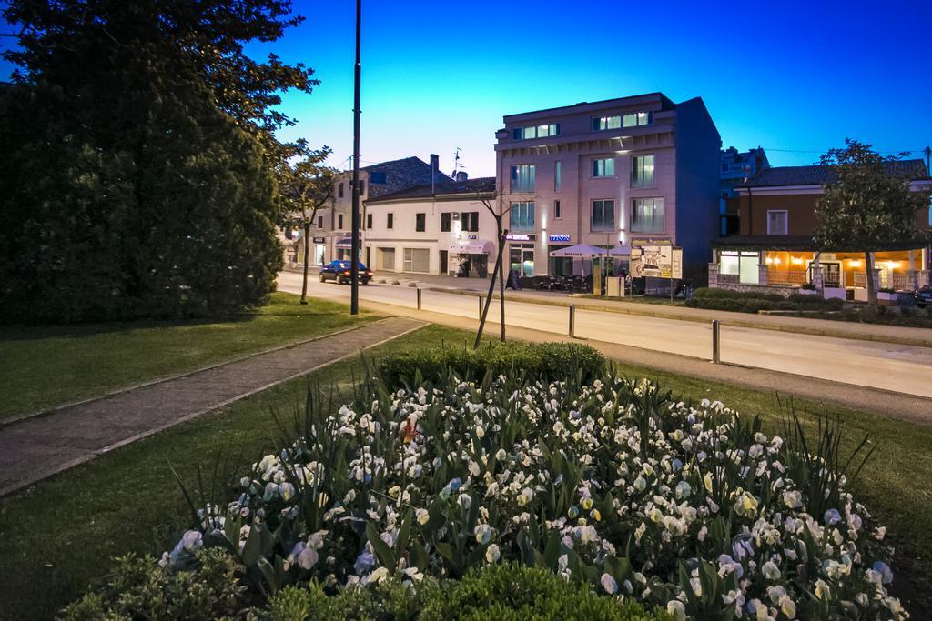 Apartments Riva-Interauto Umag Eksteriør billede