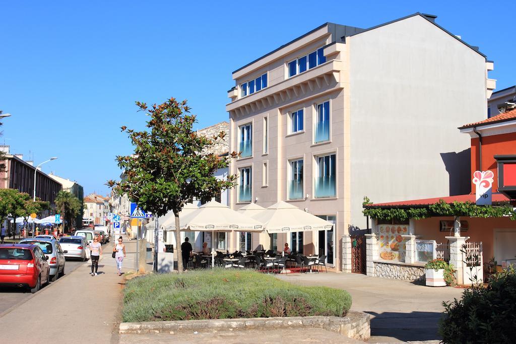 Apartments Riva-Interauto Umag Eksteriør billede