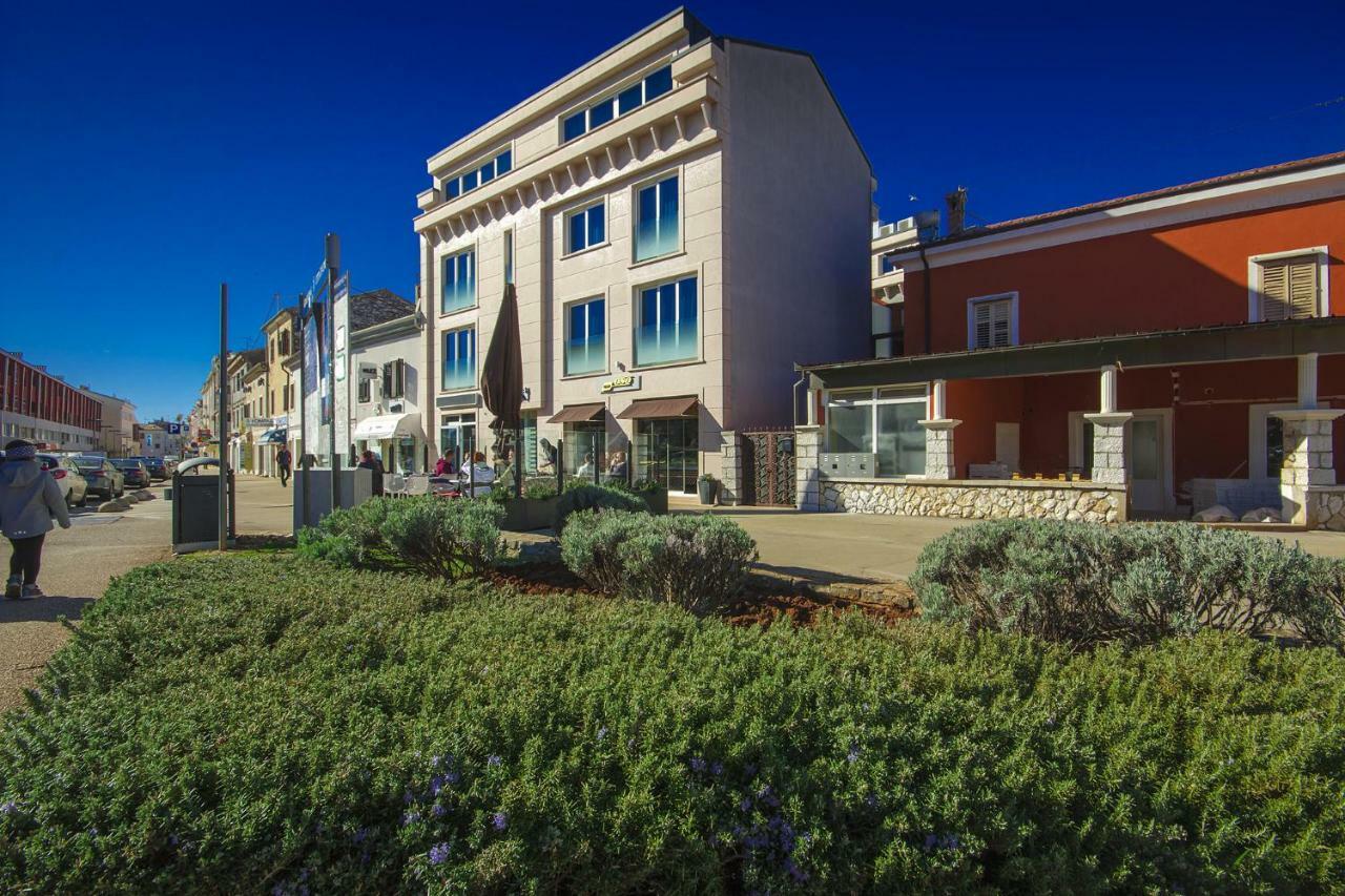 Apartments Riva-Interauto Umag Eksteriør billede