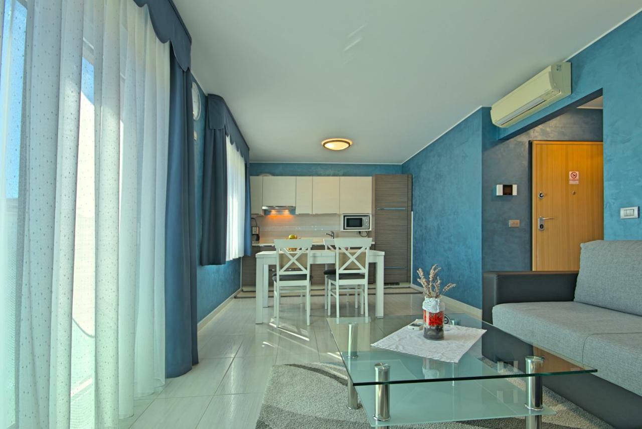 Apartments Riva-Interauto Umag Eksteriør billede
