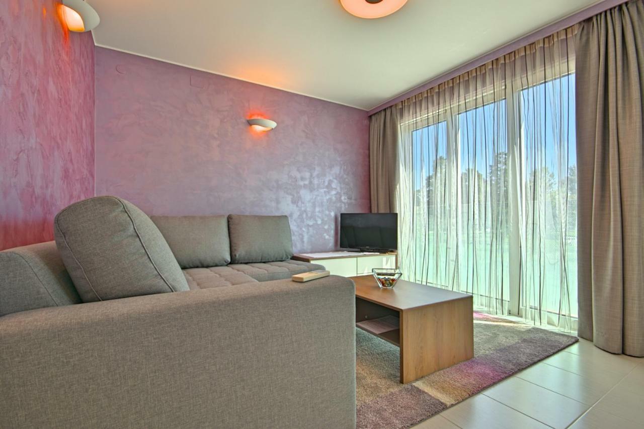Apartments Riva-Interauto Umag Eksteriør billede